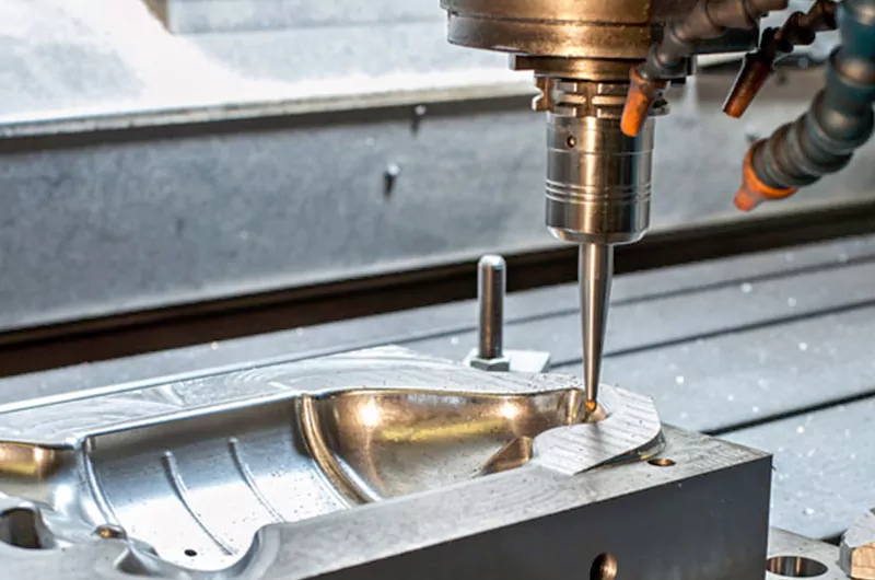 Odlewanie ciśnieniowe aluminium: wytwarzanie lekkich, złożonych części metalowych